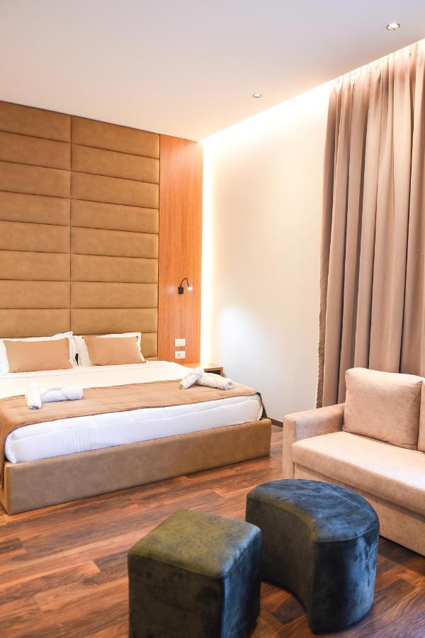 Olivia'S Hill Resort Kryemëdhej Bagian luar foto