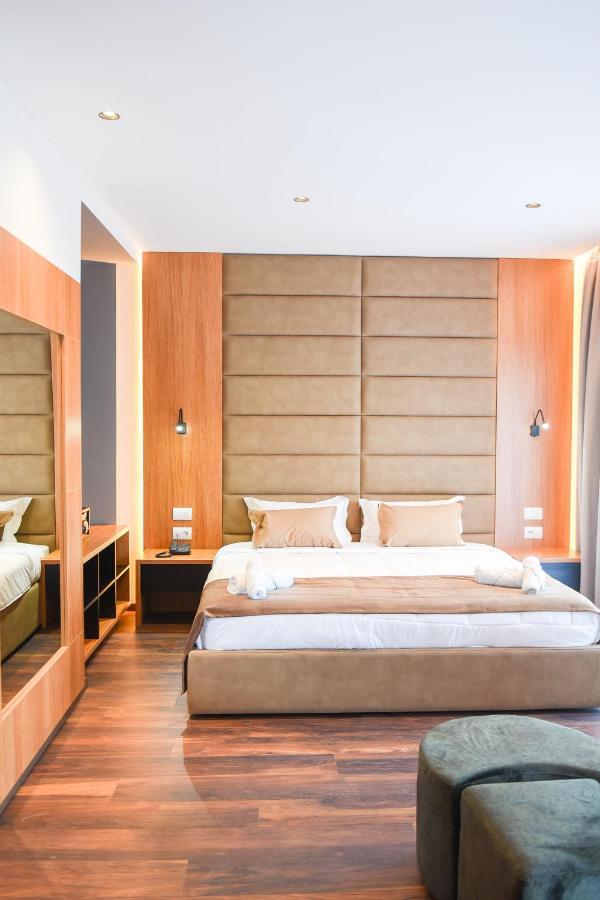 Olivia'S Hill Resort Kryemëdhej Bagian luar foto
