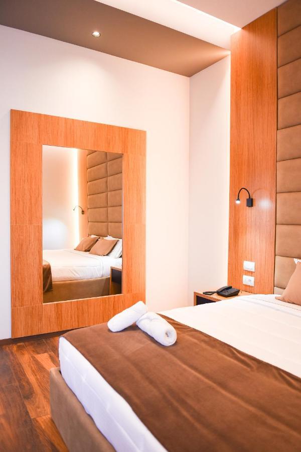 Olivia'S Hill Resort Kryemëdhej Bagian luar foto