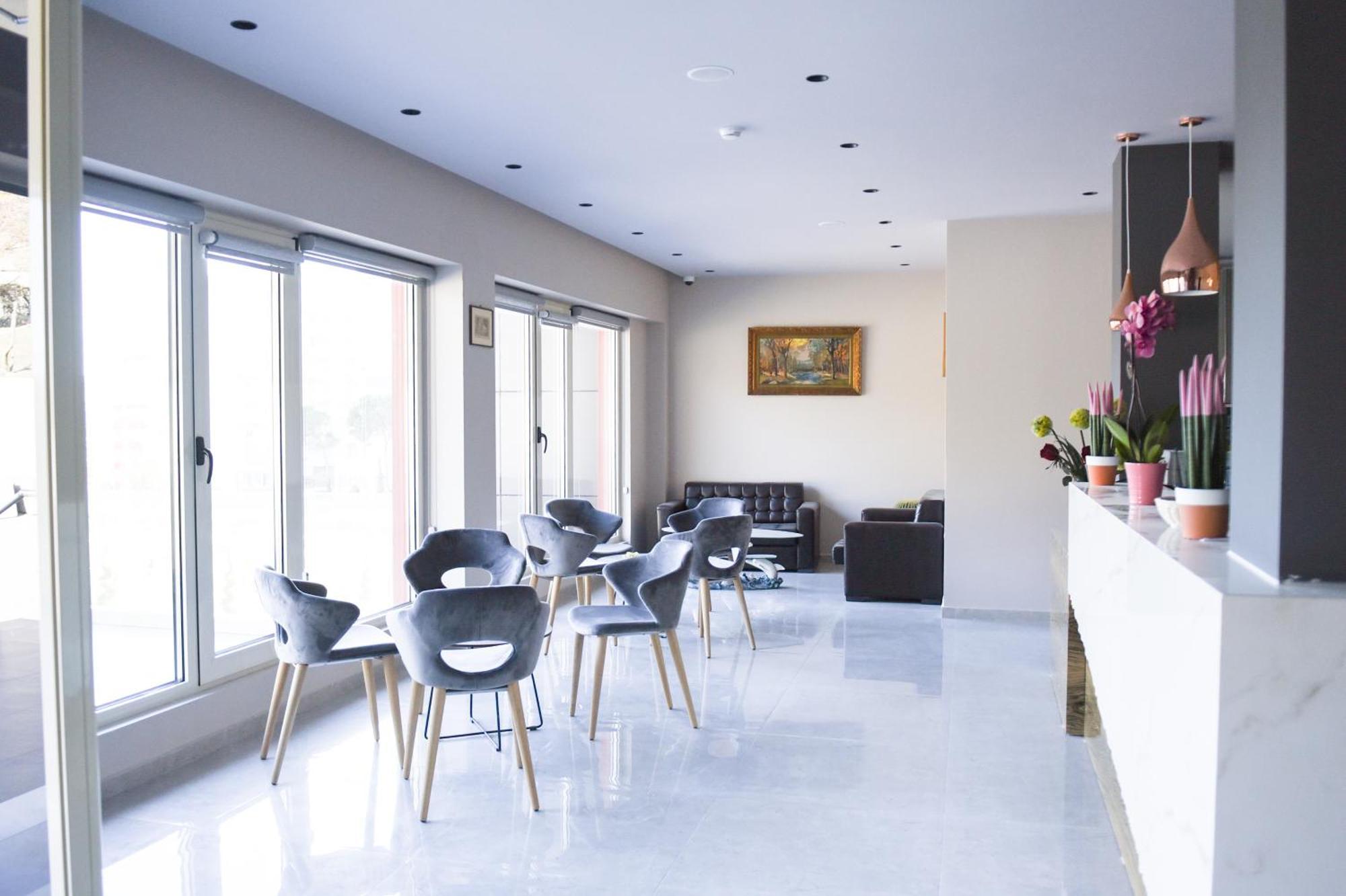 Olivia'S Hill Resort Kryemëdhej Bagian luar foto