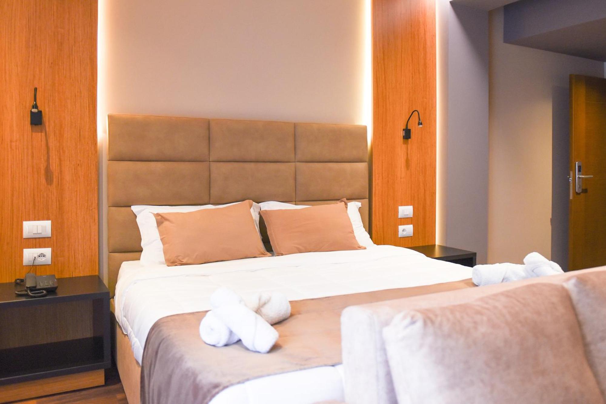 Olivia'S Hill Resort Kryemëdhej Bagian luar foto