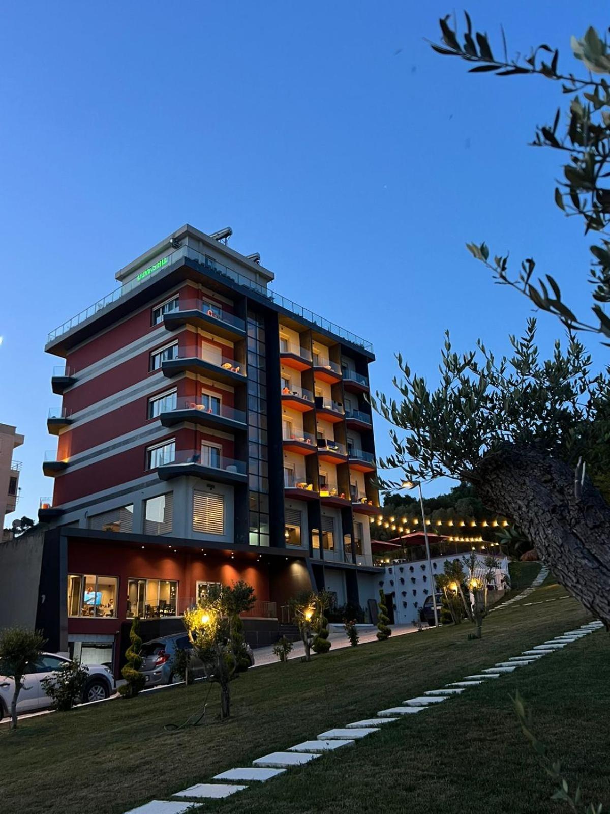 Olivia'S Hill Resort Kryemëdhej Bagian luar foto