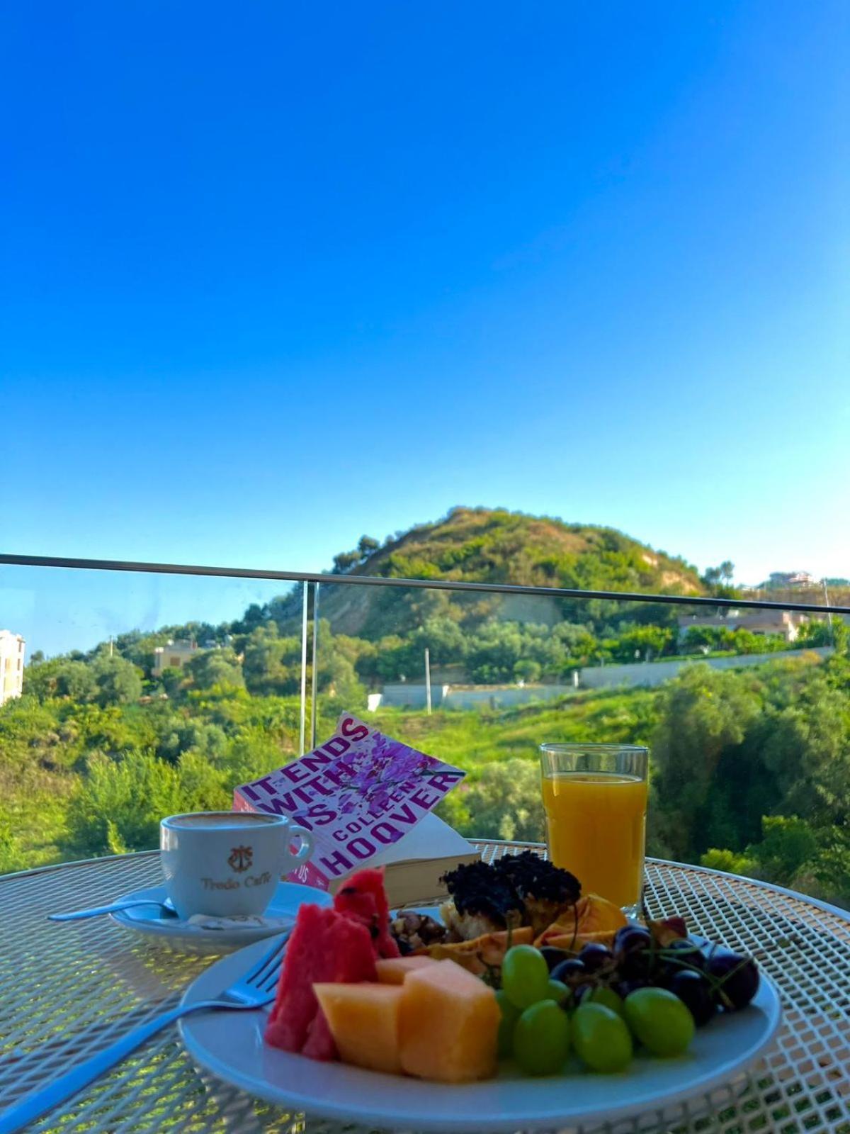 Olivia'S Hill Resort Kryemëdhej Bagian luar foto