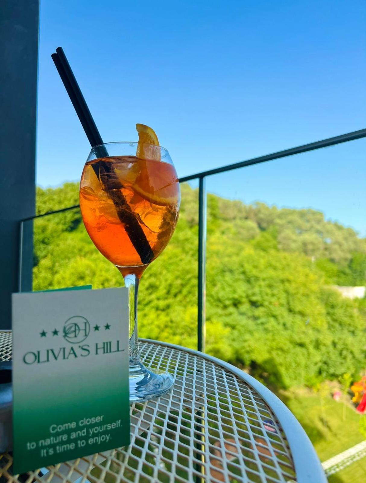 Olivia'S Hill Resort Kryemëdhej Bagian luar foto