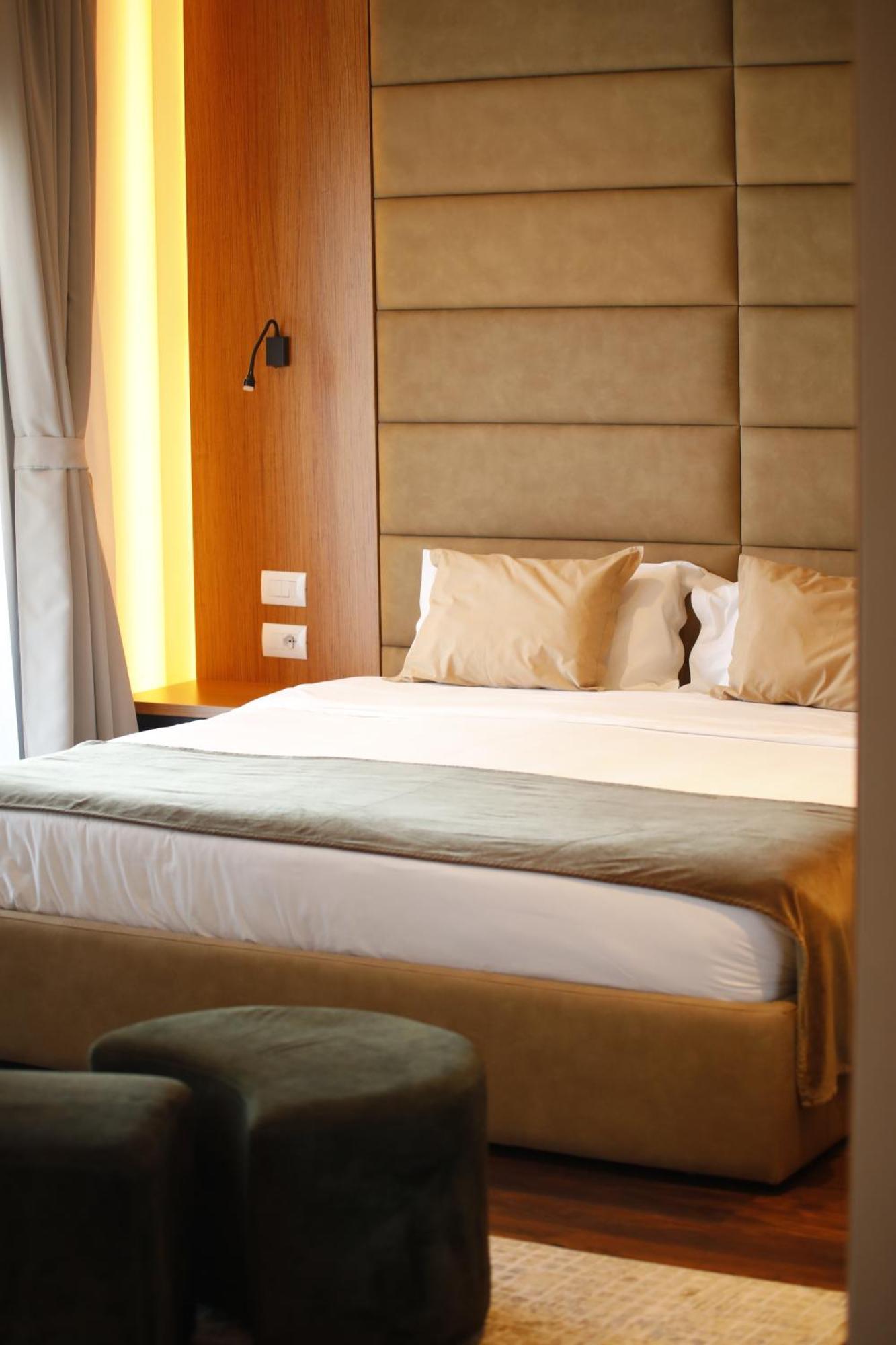 Olivia'S Hill Resort Kryemëdhej Bagian luar foto