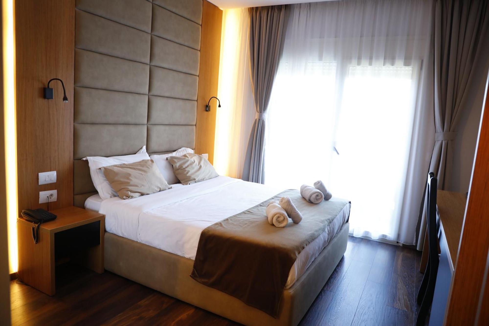 Olivia'S Hill Resort Kryemëdhej Bagian luar foto