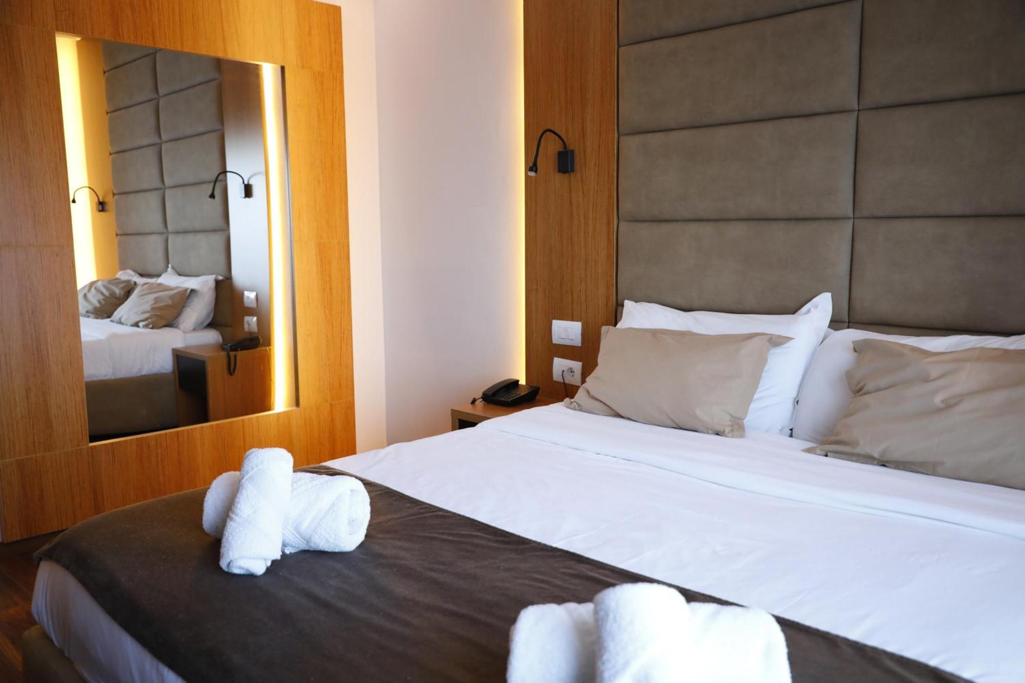 Olivia'S Hill Resort Kryemëdhej Bagian luar foto