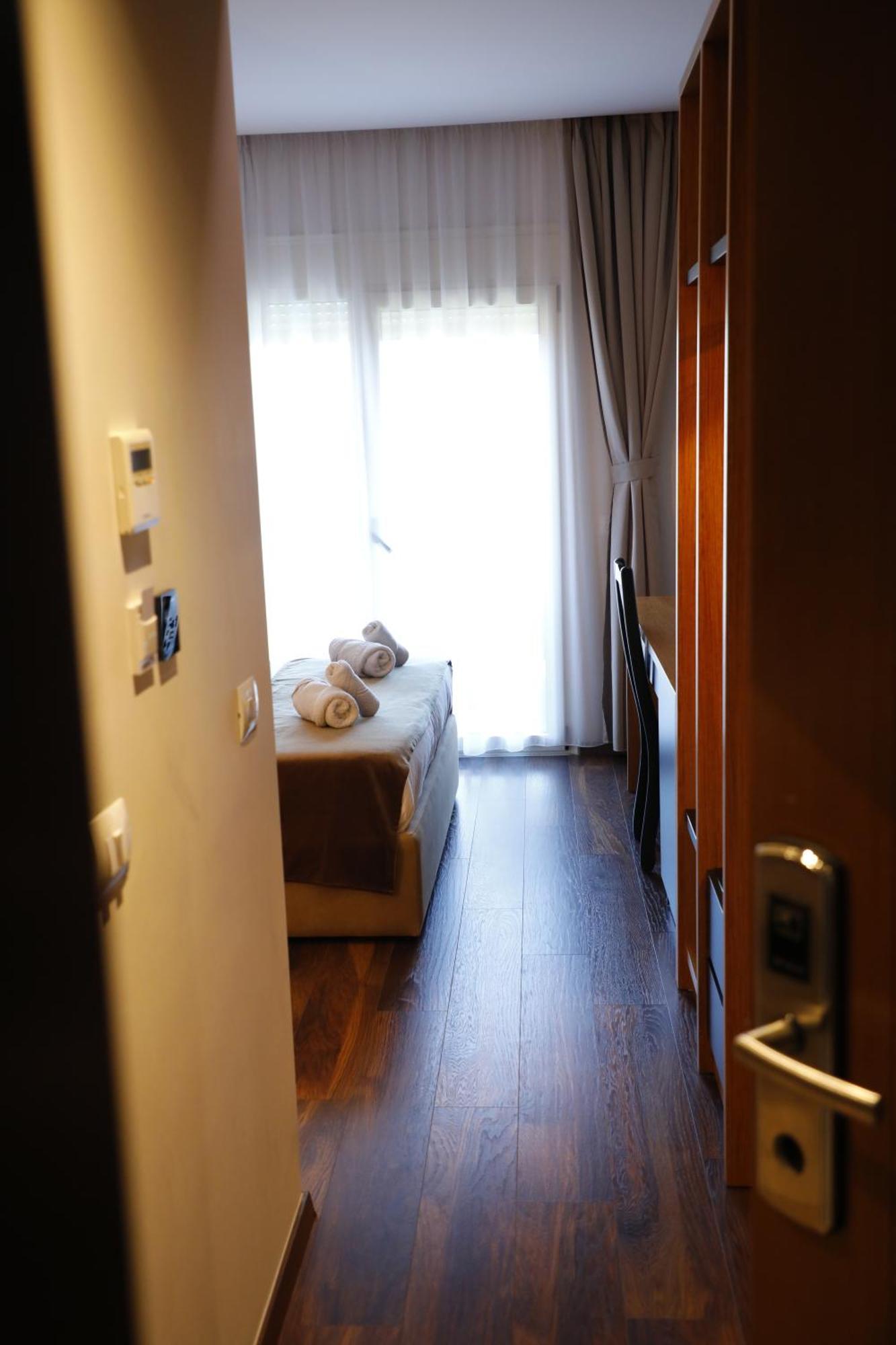 Olivia'S Hill Resort Kryemëdhej Bagian luar foto