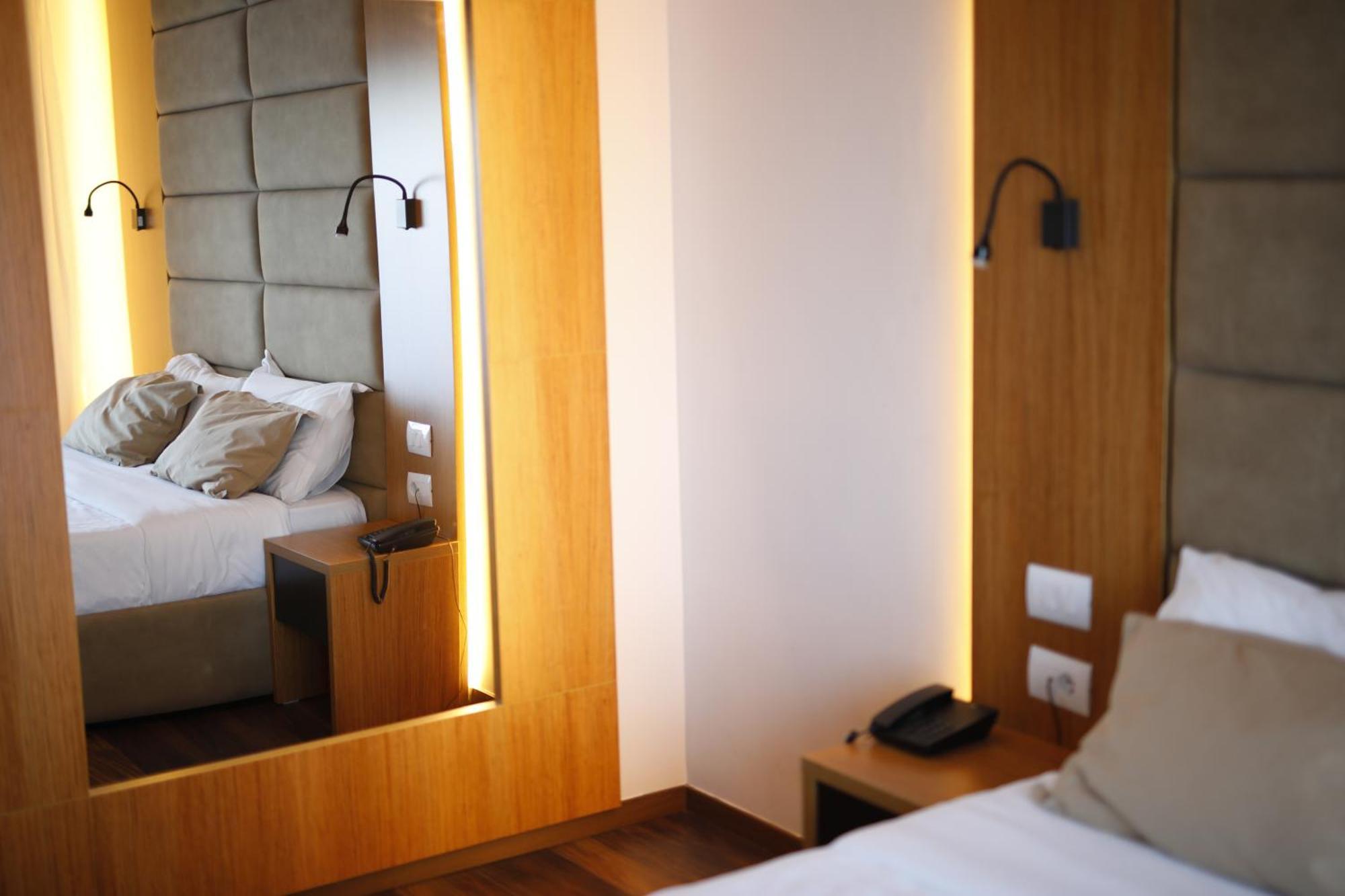Olivia'S Hill Resort Kryemëdhej Bagian luar foto